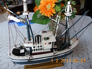 Schiffsmodell Fischkutter Fischerboot Kutter ca. 30 x 29 cm - Bild 1 von 4