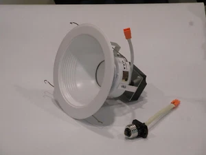 Nora Lighting Recessed LED 850L 27K 6" DED Baffle White Dimmable - Picture 1 of 5