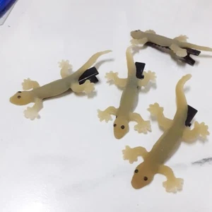 4x Haarspangen Gummieidechse realistisch gefälscht lustig Reptil Tier Streich Halloween - Bild 1 von 7