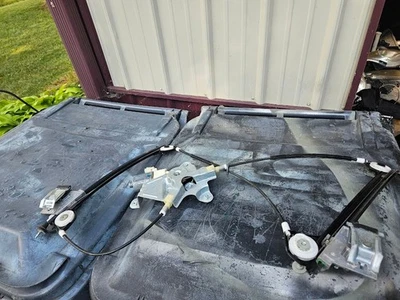 Saturn Sky Pontiac Solstice Window Regulator and Motor OEM LH Driver side - Image 1 of 2