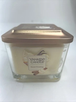 Yankee Candle Elevation Collection cobertura doce média 12,25 oz. Vela quadrada - Imagem 1 de 4