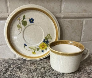 Mikasa Garden Bouquet Tasse & Untertasse Set Steingut F5815 - Bild 1 von 4