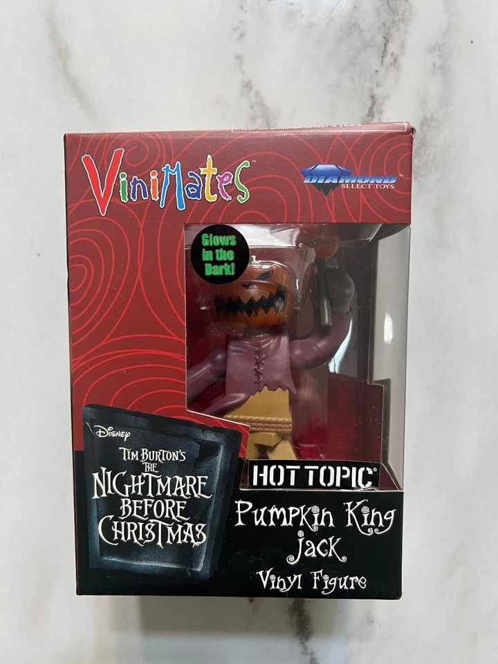 Vinimates Pesadilla antes de Navidad Brilla en la oscuridad Rey Calabaza Tema candente Foto 1 de 4
