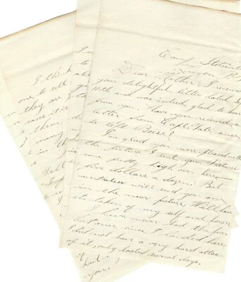 Soldado en Filipinas, fuerza de mantenimiento de la paz, preocupado por el tratamiento de los caballos Foto 1 de 4