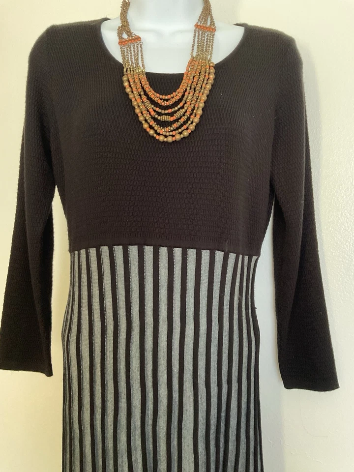Vestido Suéter Marc New York Andrew Marc PM Pequeño Mediano Negro Gris Rayas Foto 1 de 4