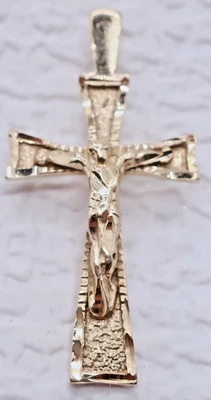 Elegante Colgante Oro Amarillo 14K Jesús en Cruz Crucifijo 1.25" 2.04 Gramos Foto 1 de 4