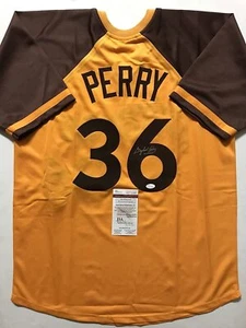 Autographed/Signed GAYLORD PERRY San Diego Yellow Baseball Jersey JSA COA Auto - Picture 1 of 3