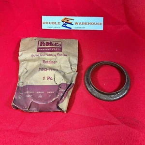 NOS OEM Ford 7EQ-1192 Retainer NOTE SURFACE RUST IN PHOTO - Foto 1 di 2