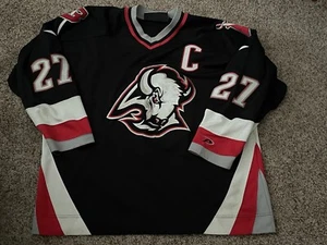 Vintage Buffalo Sabres Michael Peca Jersey Pro Player 1990s NHL Goat Head XXL - Bild 1 von 21
