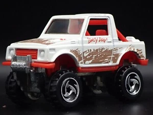 1992-1998 SUZUKI SAMURAI TRUCK 1:64 SCALE COLLECTIBLE DIORAMA DIECAST MODEL CAR - Picture 1 of 8