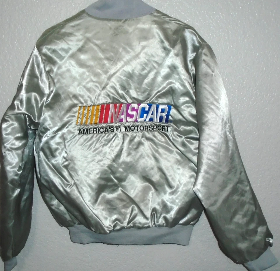 CHAQUETA DE NAILON NASCAR VINTAGE HECHA EN EE. UU. CHAQUETA DE CARRERAS TALLA MEDIANA Foto 1 de 3