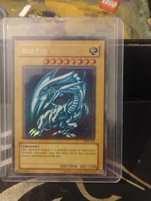 Yu-Gi-Oh! Blue-Eyes White Dragon SDK-001 Faded Ultra Rare #2 - Image 1 of 3