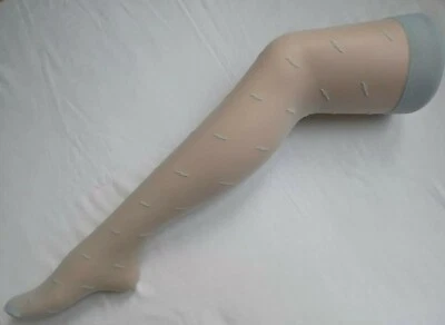 Medias transparentes PRETTY POLLY 1980/90 vintage Lightning 10 Denier en plata brumosa Foto 1 de 4