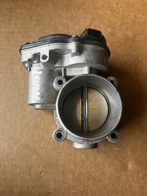 Ford C-Max Premium 2013-2018 botella de acelerador de 2,0 L OEM Foto 1 de 4