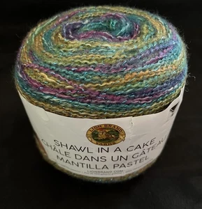Löwenmarke Schal in einem Kuchen Garn PRISMA #302 türkis lila grün gelb metallic - Bild 1 von 9