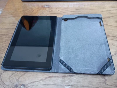 Amazon Fire HD 7 (4ª Generación) SQ46CW Muy Buen Estado Plus Estuche Negro Paquete Foto 1 de 4