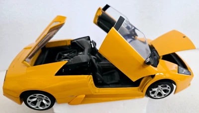 Motormax Lamborghini Murcielago Roadster 1:18 Diecast Car - Image 1 of 4
