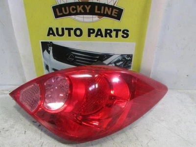 LUZ TRASERA NISSAN VERSA 2011 RH OEM (QTR PNL MNTED) HTBK Foto 1 de 3