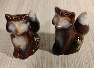 Brown Fox Christmas Holly Fox Salt & Pepper Shaker Set - Picture 1 of 6