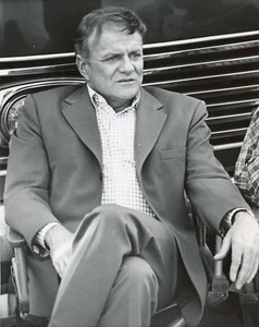 Brian Keith 1975 Original Type 1 Photo Vintage 8x10 Celebrity Memorabilia - Picture 1 of 2