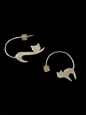 Asymmetrical sterling silver Cat Feline Drop Earrings 925 - Image 1 of 4