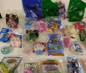Vintage McDonalds Kinder Happy Meal Spielzeug Babe, Barbie, Bugs Life & mehr 26 Teile - Bild 1 von 8