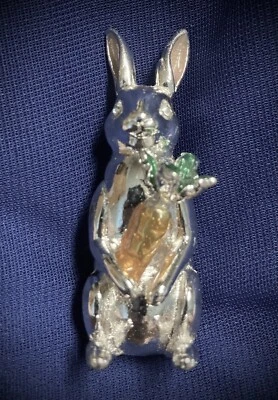 Ann klein Silver Tone Rabbit  Easter Bunny statement Brooch Pin 3D Carrot EUC - Image 1 of 3