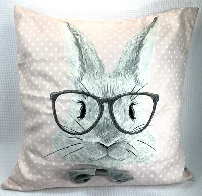 Almohada 3D Bunny de Loving Kindness Terciopelo Pajarita Gafas Lunares 19" x 19" Foto 1 de 4