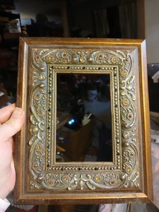 specchio da parete antico o vintage ornato in legno dorato incorniciato con intricato... - Foto 1 di 2