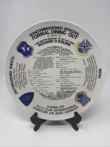 Plato de cena en honor a Richard D. Kisling - Base Aérea Ramstein Alemania (1972) - Imagen 1 de 2