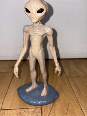Alien Encounters Fine Art Sculpture Simon Laurens 90’s Collectible space Figure - Image 1 of 4