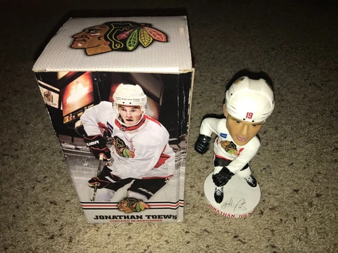 Jonathan Toews Chicago Blackhawks 2013 SGA Bobblehead with Original Box Cover