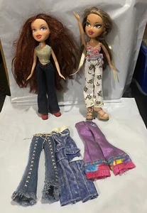 Vintage Bratz Yasmin und Phoebe 11 Zoll Puppen und Kleidung 2 Stück - Bild 1 von 10