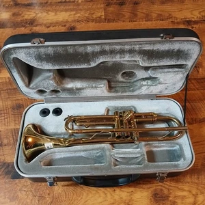 Trompeta Bundy de Selmer Vincent Bach para piezas o reparación con estuche rígido #228314 - Imagen 1 de 12