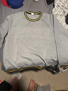 XL Milwaukee Brewers Sweatshirt mit Rundhalsausschnitt Gewinnspiel 13. September 2025 Extra Large - Bild 1 von 4