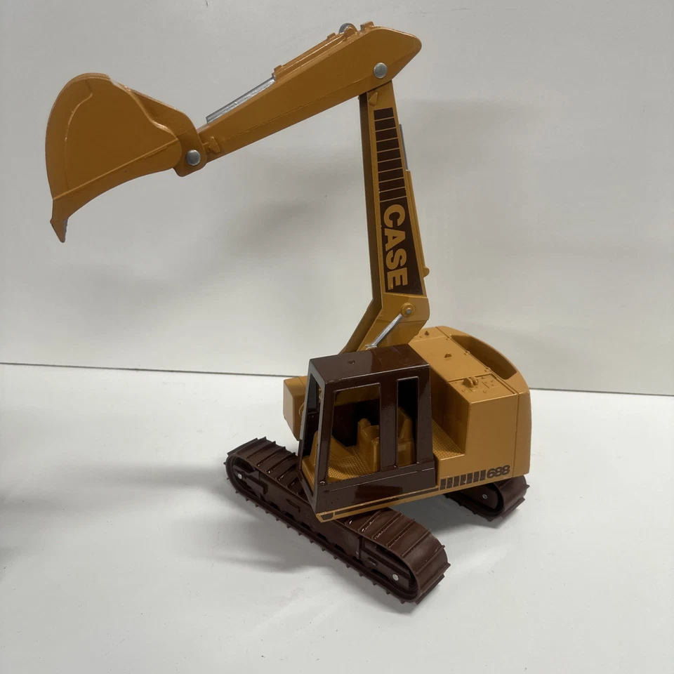 ERTL CASE 1988 "Modelo 688" Excavadora Construcción EE. UU. Juguete 1/16 Completo SU Foto 1 de 4