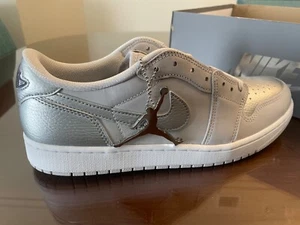 Talla 14 - Air Jordan 1 Retro OG Bajo Metálico Plateado - Imagen 1 de 5