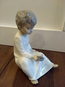 Vintage Lladro Nao Figurine Boy Sitting with Candle  - Picture 1 of 12
