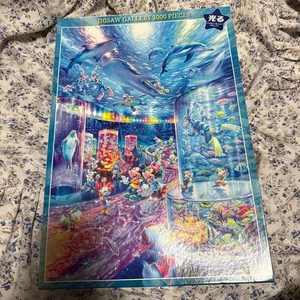 Rompecabezas brillante de 1000 piezas para acuario Disney con personajes, - Imagen 1 de 3