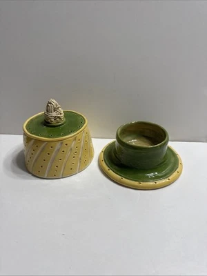 Tapa de plato de mantequilla de cerámica hecha a mano firmada cerámica de estudio amarilla/verde punteada Foto 1 de 4