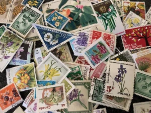 FLOWERS on STAMPS!  25 used worldwide and US stamps per packet. - Picture 1 of 5