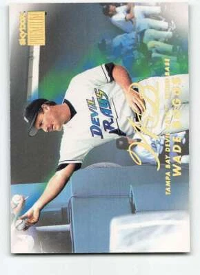 SkyBox Premium #153 Wade Boggs 1999 casi nuevo-como nuevo Devil Rays   Foto 1 de 2