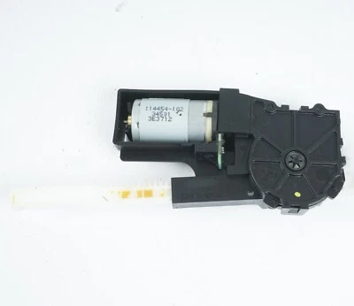 03 - 12 Mercedes R230 SL500 SL63 Front Seat Headrest Motor Diver Left OEM - Image 1 of 4