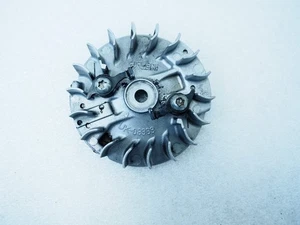 SCHWUNGRAD MAGNET ZÜNDUNG HUSQVARNA T425 / ZENOAH G 2500 GEBRAUCHT ORIGINAL - Bild 1 von 4