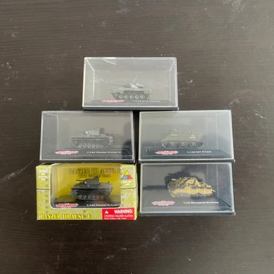 1:144 21st Century Toys Classic Armor (5) PZIII, Brummbar, M7, Hellcat,   Foto 1 de 3