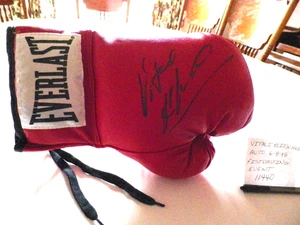 GUANTE DE BOXEO EVERLAST AUTOGRAFIADO AUTÉNTICO VITALI KLITSCHKO 6-8-18 - Imagen 1 de 3
