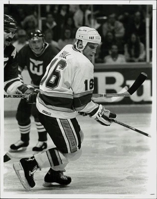 1989 Press Photo NHL Action Brett Hull of the St. Louis Blues on the Ice - Image 1 of 2