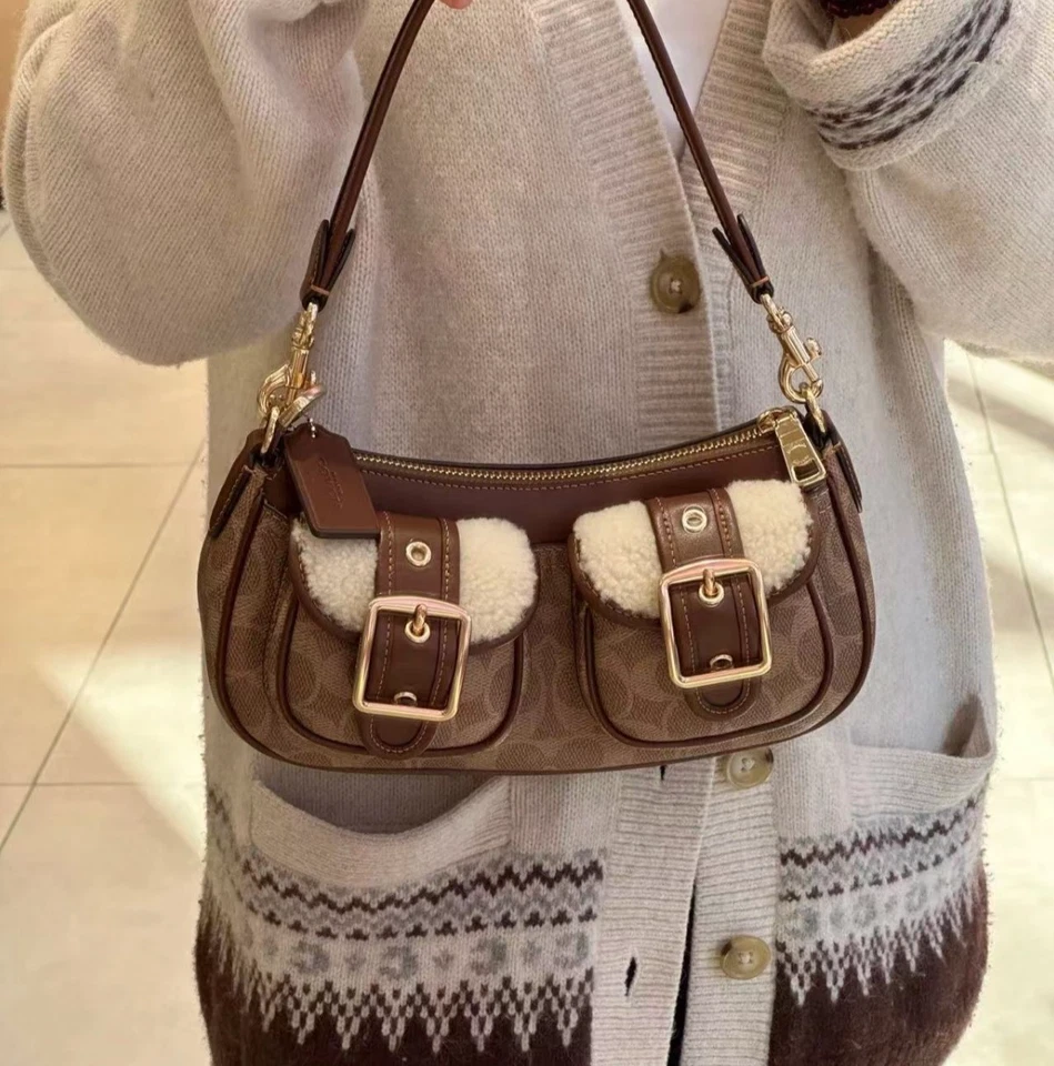 Bolso Baguette Coach Ashton CY658 en Lona Signature con Salida de Piel de Oveja Nuevo Foto 1 de 4