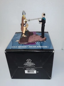 Star Trek USS VOYAGER Doctor Diorama Miniature figure made By Applause - Picture 1 of 5