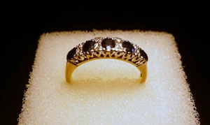 Vintage 9ct Yellow Gold Sapphire & Diamond Ring. Size K - Picture 1 of 8